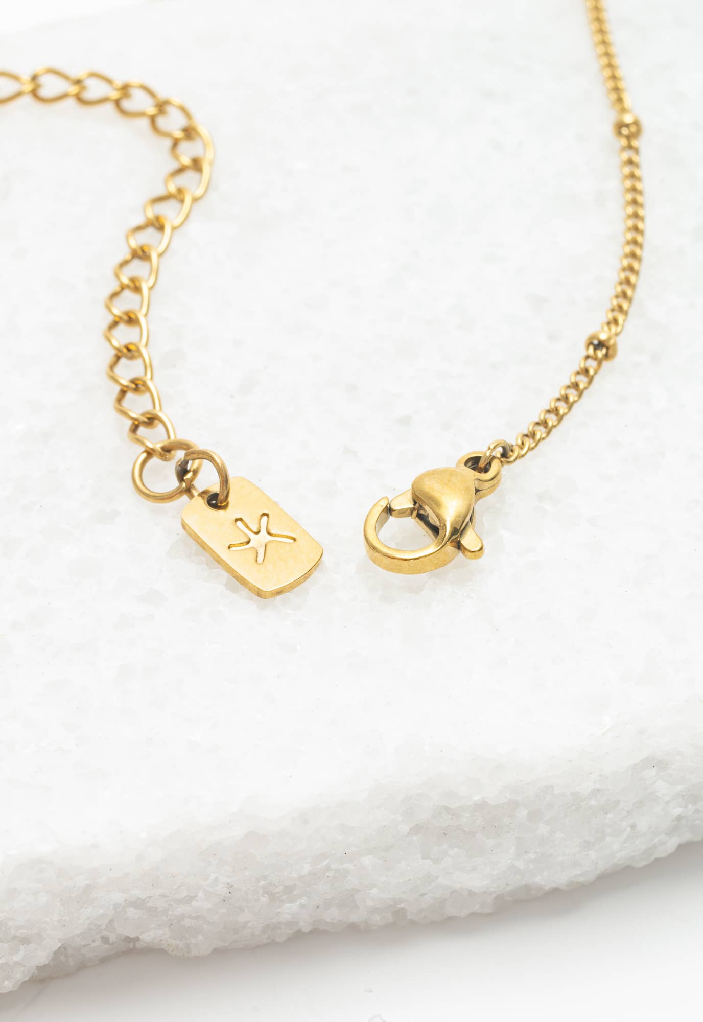 Resilience Leaf Necklace in Mint