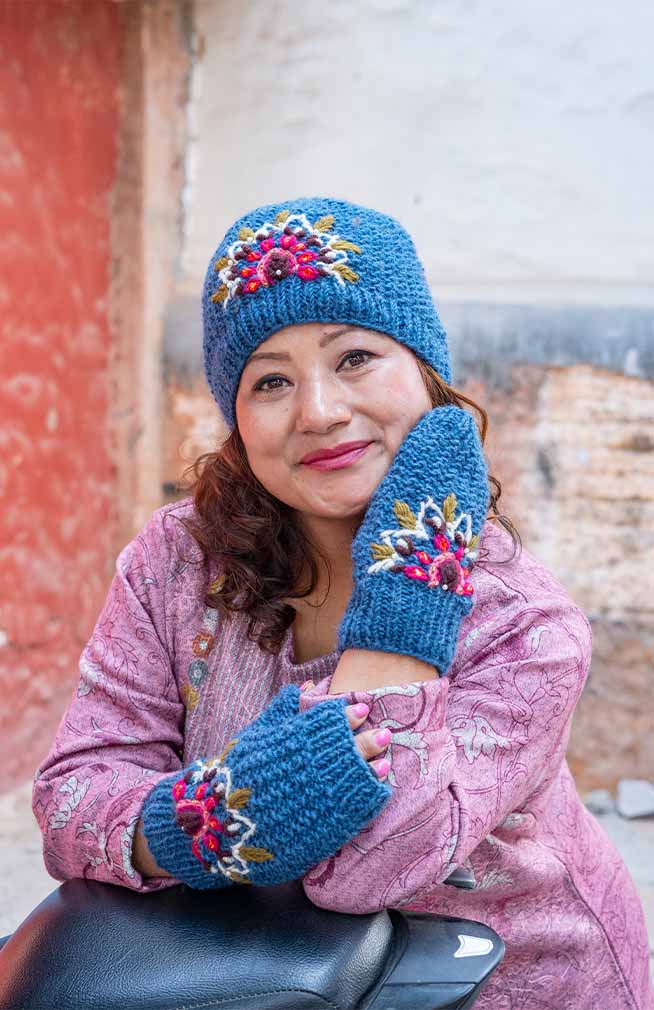 Beaded Embroidery Knit Fingerless Gloves