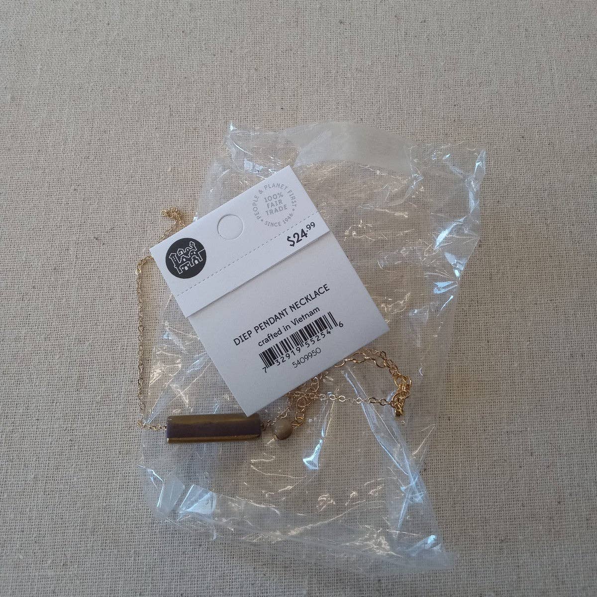 Diep Pendant Necklace