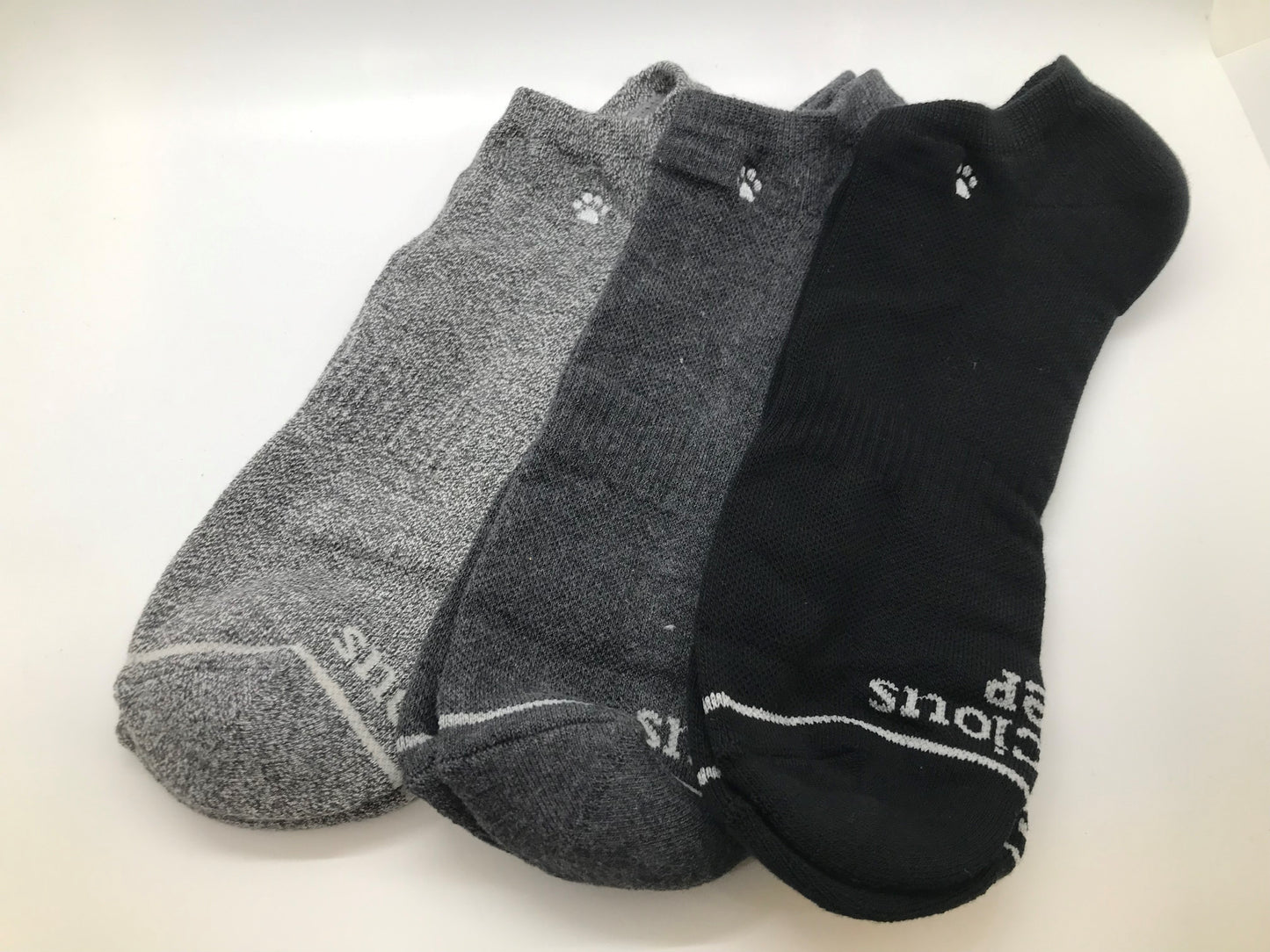 SS Adult Ankle Socks that Save Dogs
