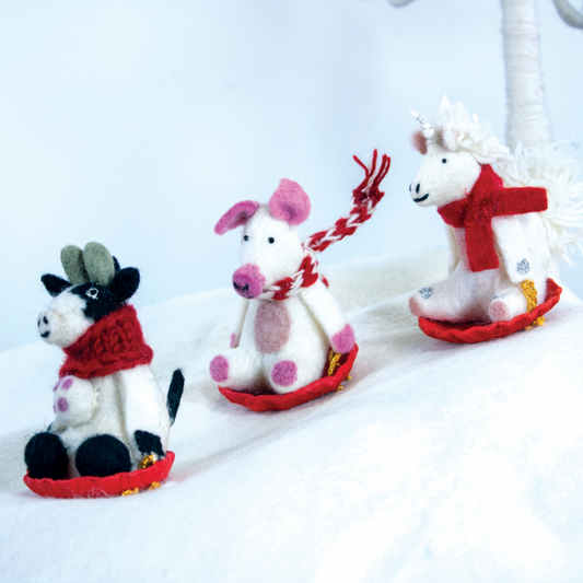 Felt Orn: Sledding Piggles