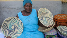 Load image into Gallery viewer, Raffia Table Basket
