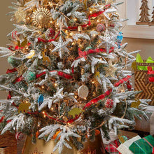 Load image into Gallery viewer, Pathi Grass Star Ornament
