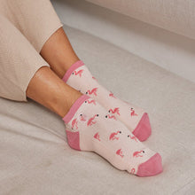 Load image into Gallery viewer, Adult Ankle Socks That Protect Flamingos

