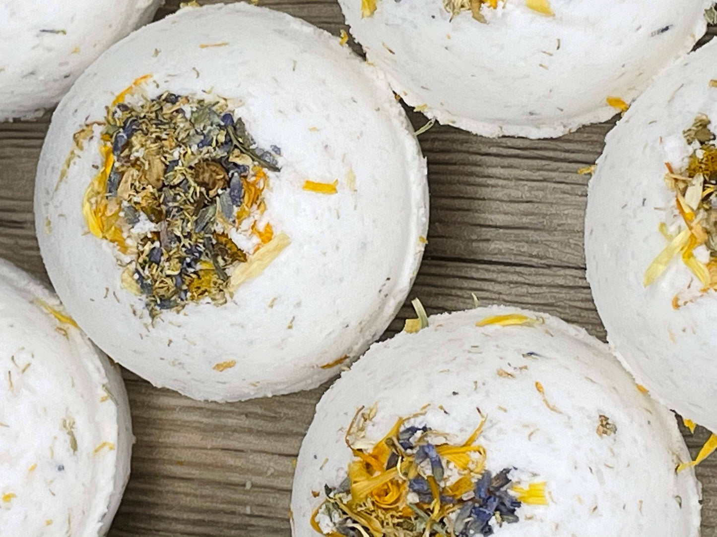 Organic Herbal Mix Bath Bomb