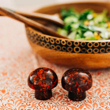 Load image into Gallery viewer, Mushroom Salt &amp; Pepper Shakers
