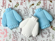 Load image into Gallery viewer, Cozy Sweater Bath Bomb - White
