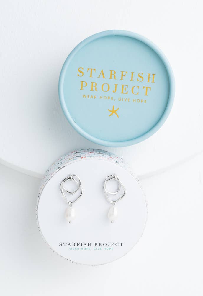 Everlasting Pearl Earrings in White Gold