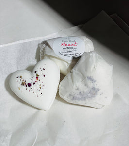 Organic  Rose Heart Bath Bomb, Valentine’s Day: Plastic packaging