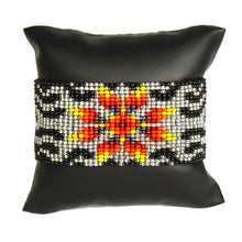 Load image into Gallery viewer, Sunburst Glass Crystal Beads Bracelet Native Design
