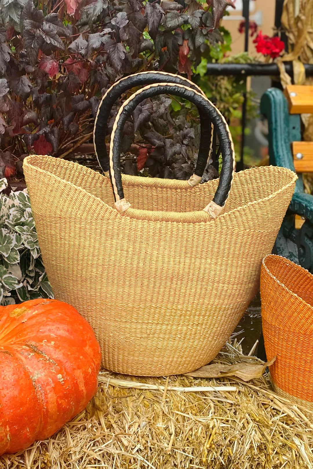 Natural Ghanaian Wing Shopper with Black & Cream Leather Handles