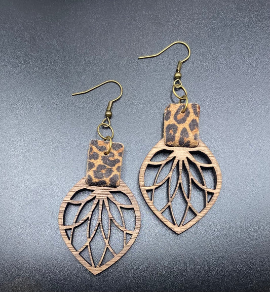 Boho leaf shape wood earring with Leopard leather