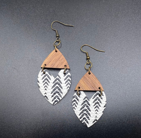 Petals shape wood and leather earring