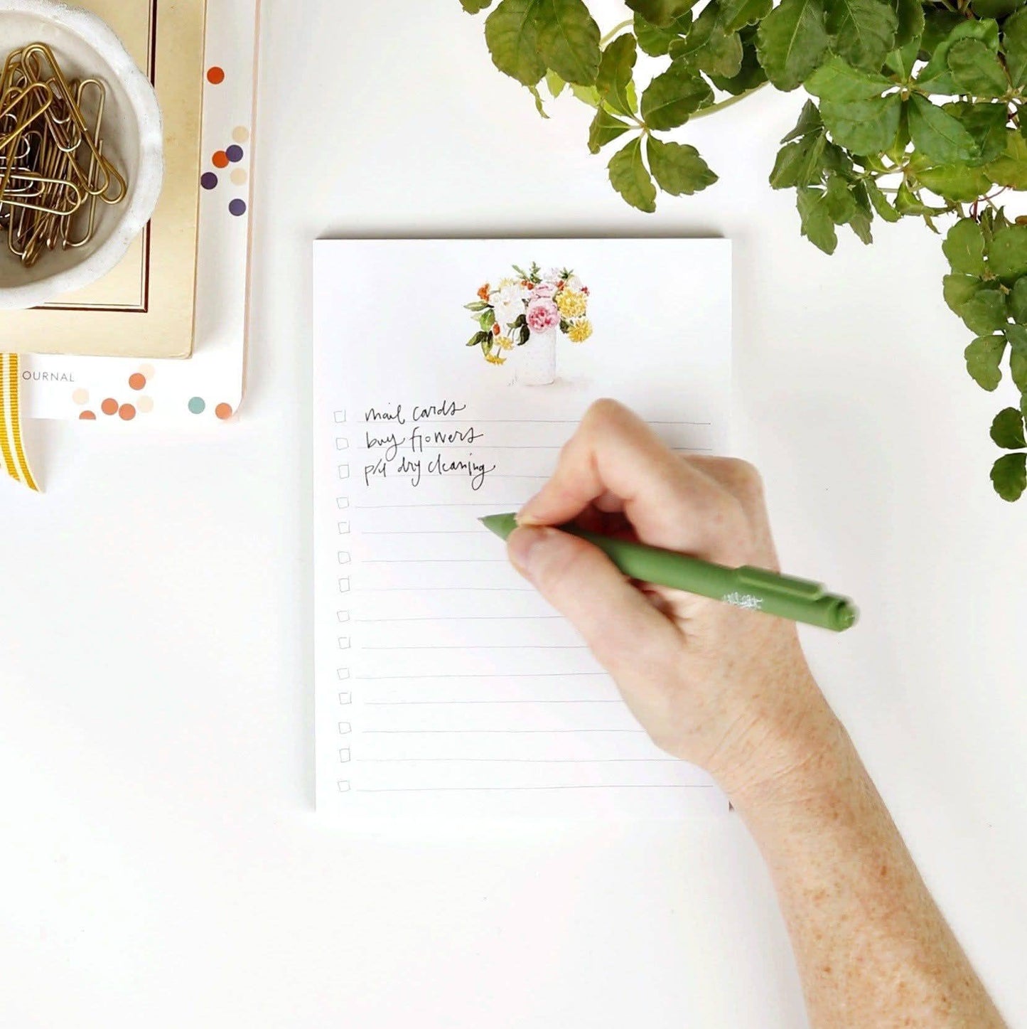 Everyday checklist notepad: Hydrangea bouquet