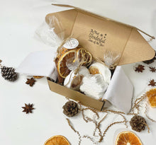 Load image into Gallery viewer, Rustic Spa Gift Set
