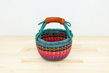 Load image into Gallery viewer, Small Round Market Basket
