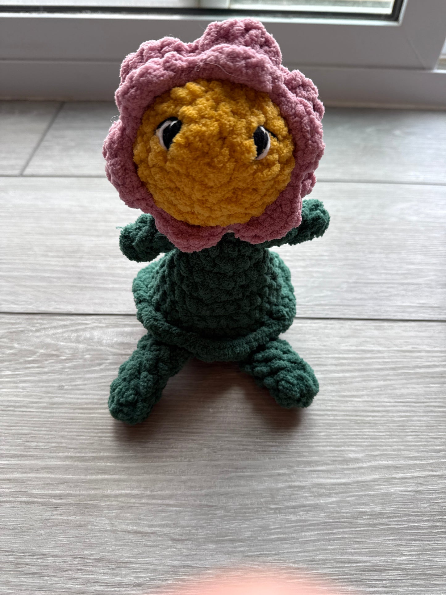 Mini flower snuggler