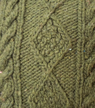 Load image into Gallery viewer, Hand Knit Wool cable Mitten
