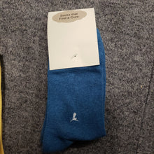 Load image into Gallery viewer, Kids Socks That Find a Cure

