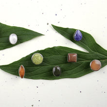 Load image into Gallery viewer, Fiori Stud Earrings
