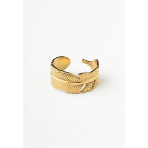 Lavish Gold Feather Ring
