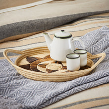 Load image into Gallery viewer, Modern Line Teacup
