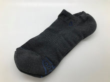 Load image into Gallery viewer, Adult Ankle Socks that Give Water
