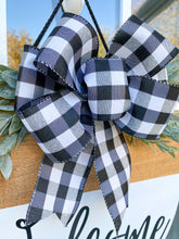 Load image into Gallery viewer, Welcome Door Hanger (White)
