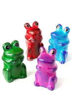 Load image into Gallery viewer, Kisii Funny Frog
