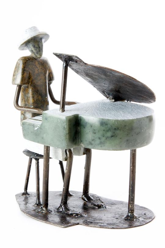 Zimbabwean Stone & Metal Pianist